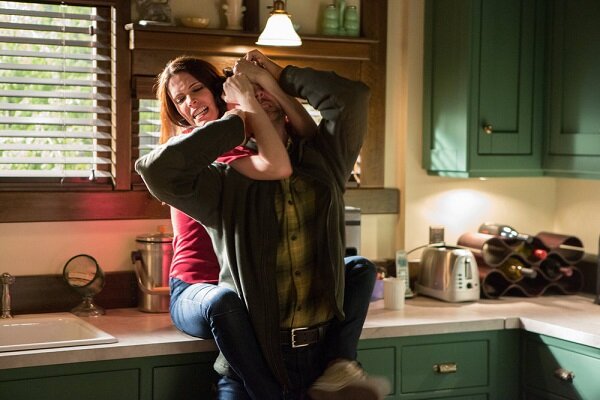 Juliette (Bitsie Tulloch) brings the hurt on Joe (Tom Walton) in Grimm 3x10