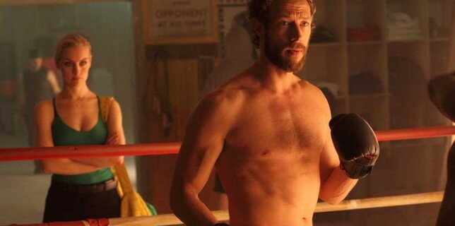 Dyson (Kris Holden-Ried) enters the ring in Lost Girl 3x02