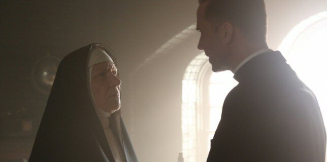 Monsignor (Joseph Fiennes) strategizes with Mother Claudia (Barbara Tarbuck) in AHS 2x11