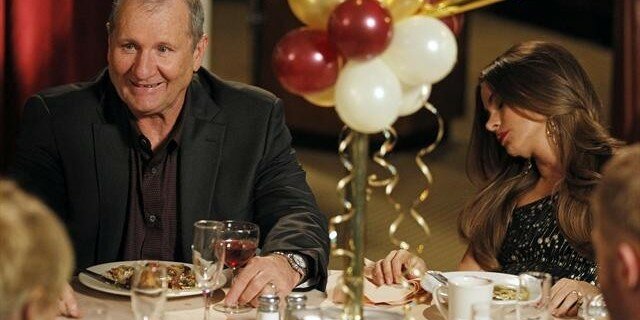 ED O'NEILL, SOFIA VERGARA