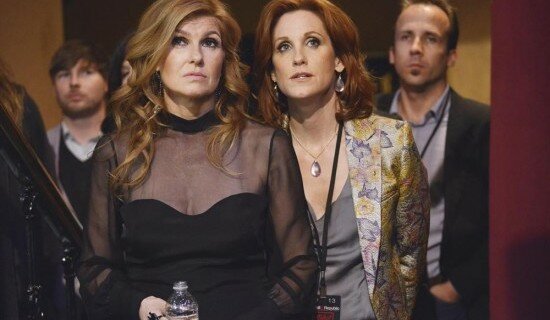 Why do I feel like Rayna (Connie Britton) is wearing something from Pretty Woman's closet