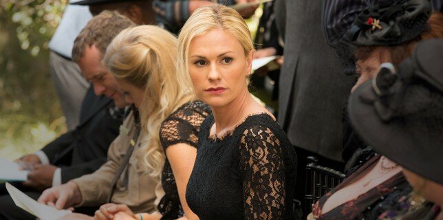 Sookie (Anna Paquin) prepares for the afterlife by attending a funeral in True Blood 6x09