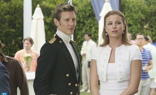 Military garb. Nolan (Gabriel Mann) and Emily (Emily VanCamp) hit yet another Hamptons party in 'Confession'