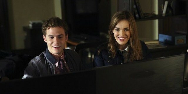 Fitz (Iain De Castecker) and Simmons (Elizabeth Henstridge) get their own showcase episode in 'FZZT'