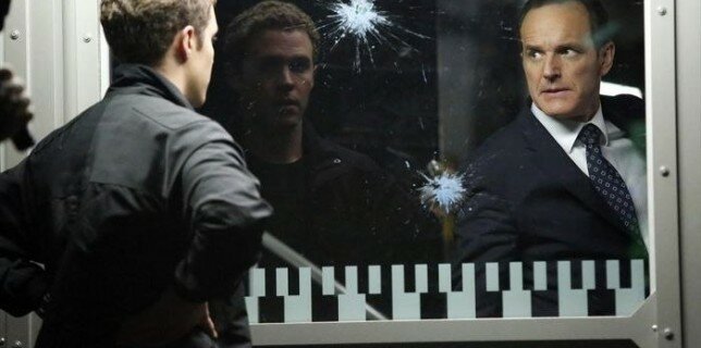 Fitz (Iain De Caestecker) and Coulson (Clark Gregg) end up on the wrong side of HYDRA in 'Turn, Turn, Turn'